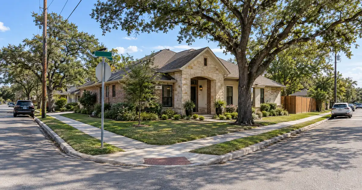 How to Roll a HELOC Into a Cash-Out Refinance on a Texas Homestead