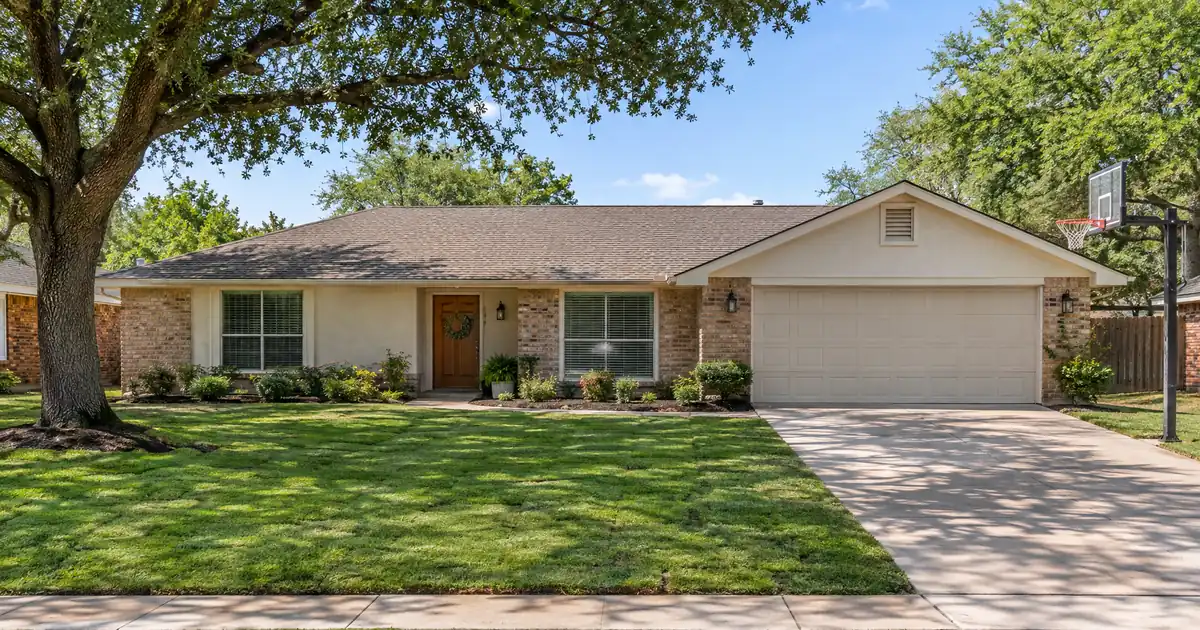 VA Cash-Out vs Staying Conventional on a Texas Homestead