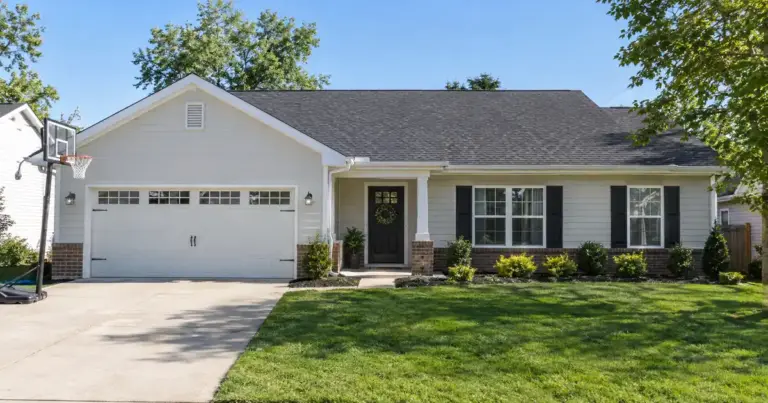 How to Buy Out a Spouse on a Paid-Off Home With a Cash-Out Refinance