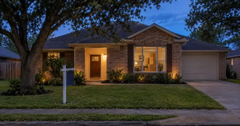 How Much a Cash-Out Refinance Costs to Close on a Texas Homestead