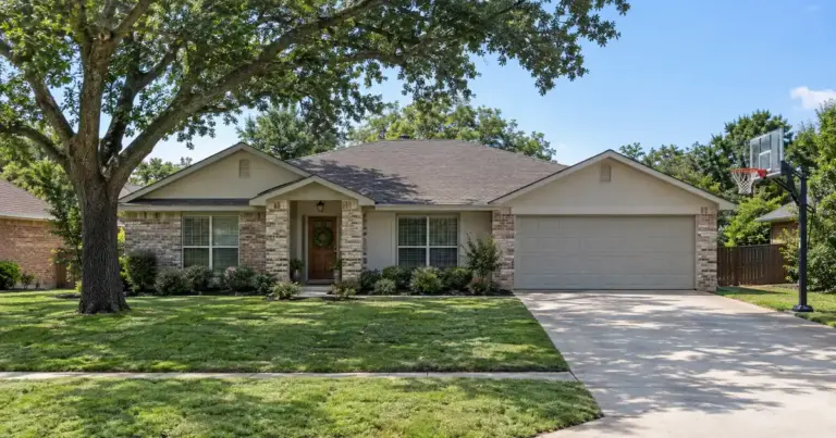 How to Close a Cash-Out Refinance on a Paid-Off Texas Home