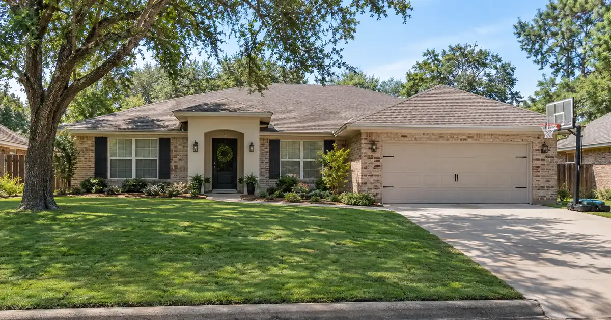 Can You Consolidate Debt With an FHA Cash-Out on a Texas Homestead?