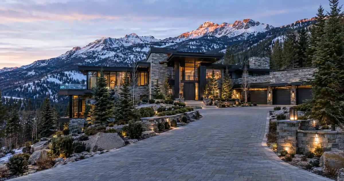Jumbo Cash-Out Reserves for a High-Value Home With No Mortgage