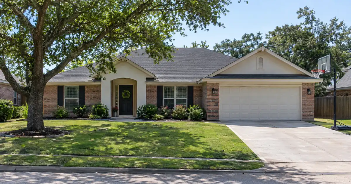 How to Add a Spouse on a Texas Homestead Cash-Out Refinance