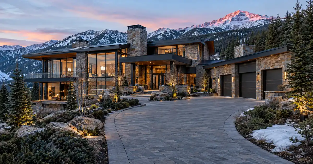 How Much a Jumbo Cash-Out Costs to Close on a Very High-Value Home
