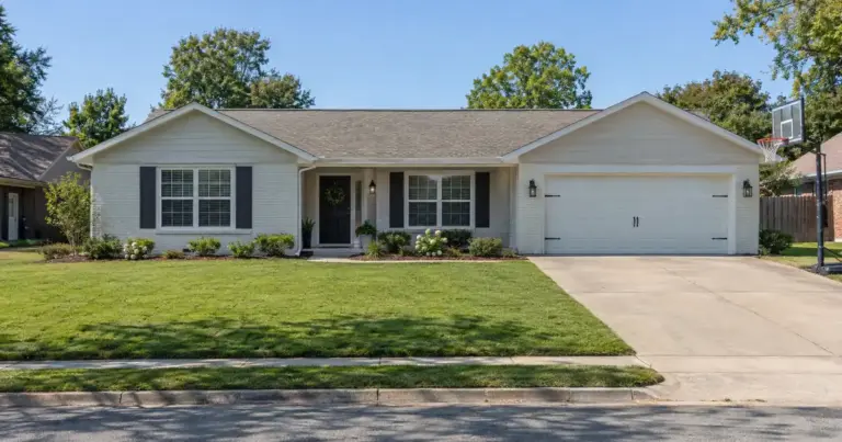 FHA Cash-Out Rules for a Spouse Who Lives Out of State