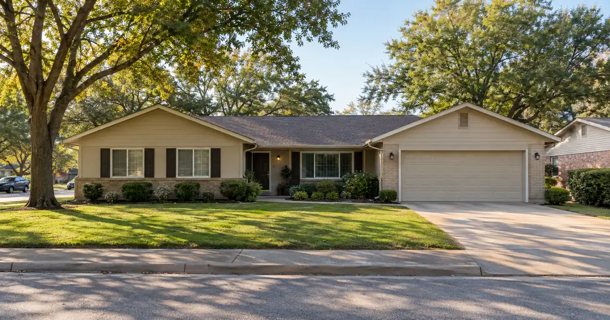 HELOC for Homeowners Weighing a Cash-Out Refinance