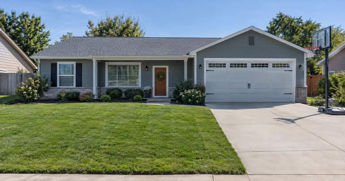 How Much a Lender Lets You Borrow on a Cash-Out Refinance