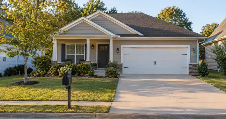 Does a Cash-Out Refinance Come With Closing Costs?