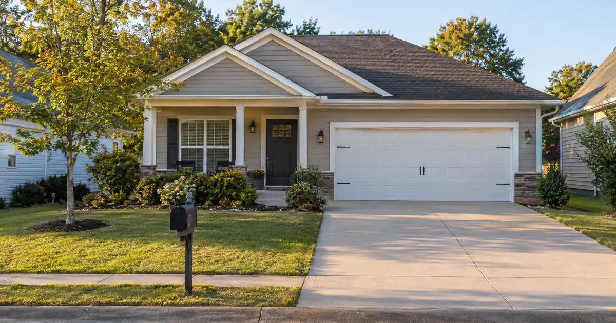 Does a Cash-Out Refinance Come With Closing Costs?