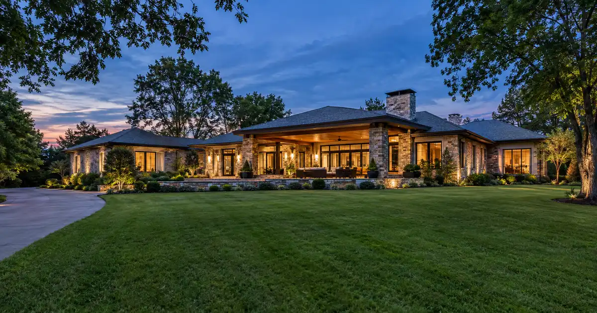 Jumbo cash-out refinance in Florence, Alabama — equity above the conforming limit into cash