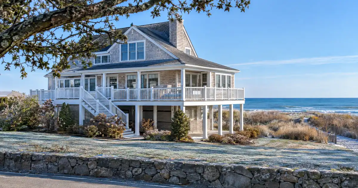 DSCR vs Conventional Airbnb Loan Requirements at a Glance