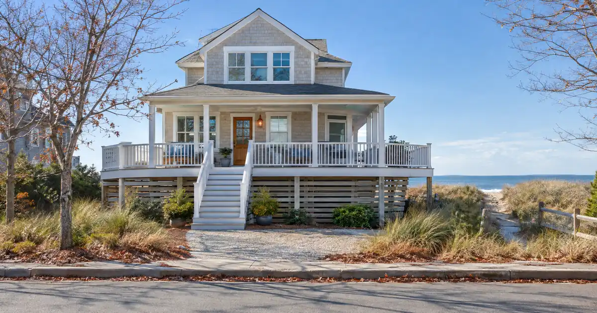 How to Choose DSCR or Conventional for Your First Airbnb