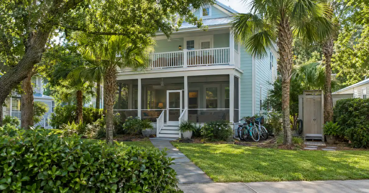How to Choose LLC or Personal Vesting for a DSCR Airbnb Loan
