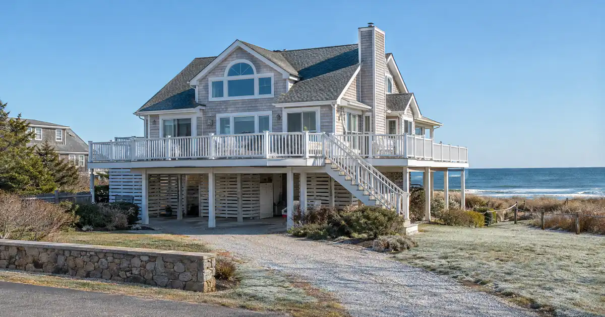How to Choose Between an Airbnb or Long-Term Rental DSCR Loan