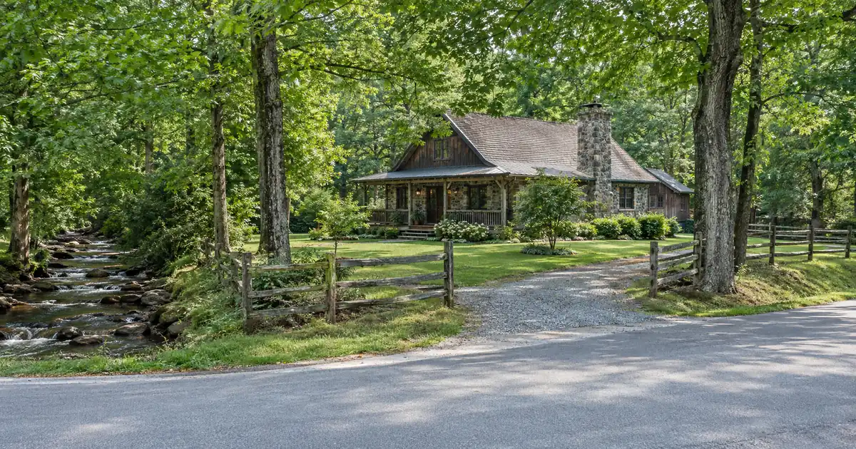 How to Show a Cabin or Resort Airbnb's Seasonal Income to Lenders