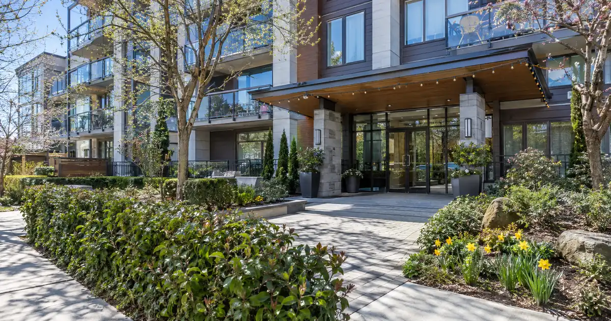 Hosted-Only City vs Unrestricted Market for a DSCR Condotel STR Loan
