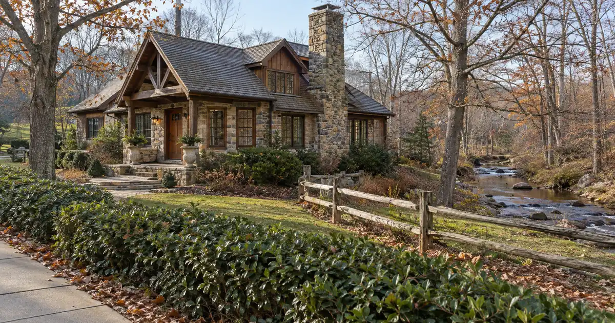 How DSCR Short-Term Rental Refinance Conditions Work for a Rural Cabin Airbnb
