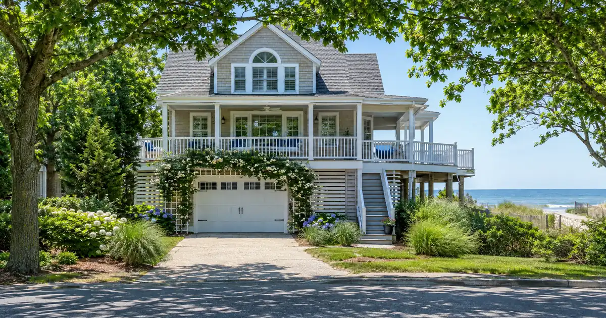 Short-Term Rental DSCR Loan Guarantor Rules for LLC vs Personal Vesting