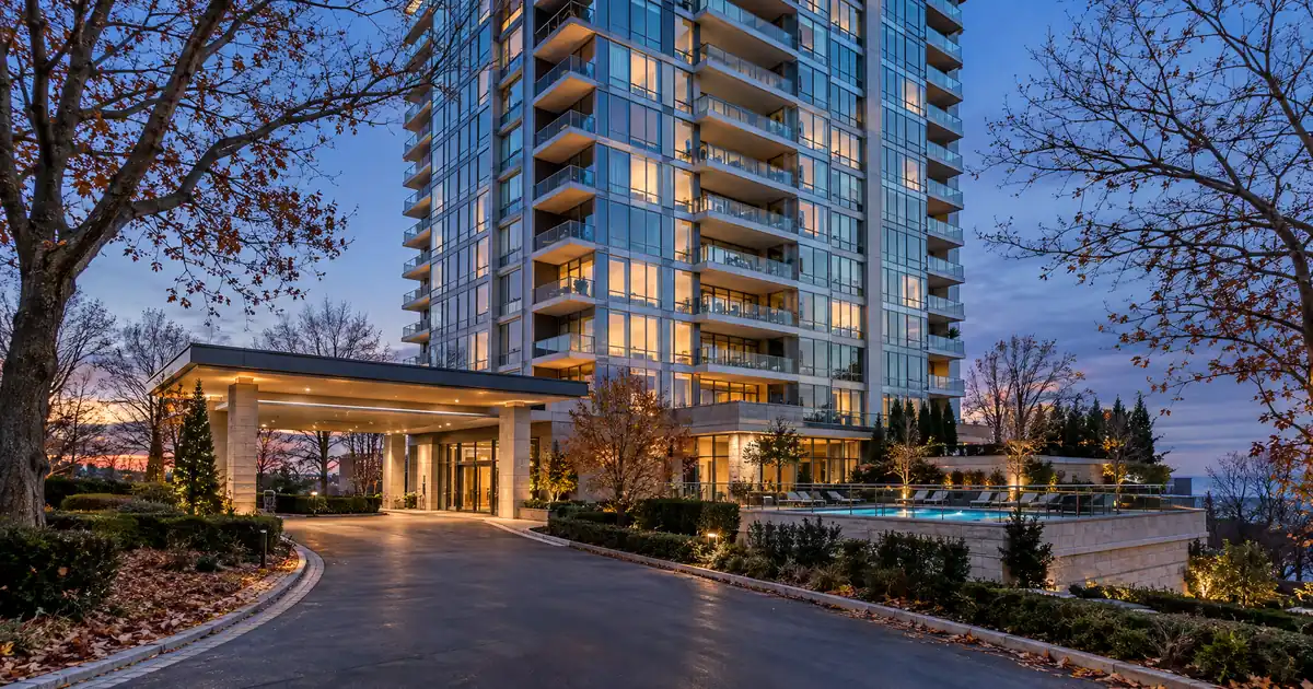 Can a Jumbo Loan Finance a Non-Warrantable Condo?