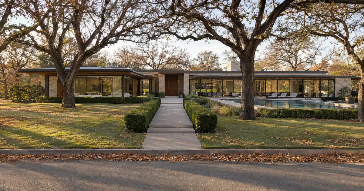 Jumbo Loan vs. a Lower-Priced Home for a High-Earning W-2 Buyer