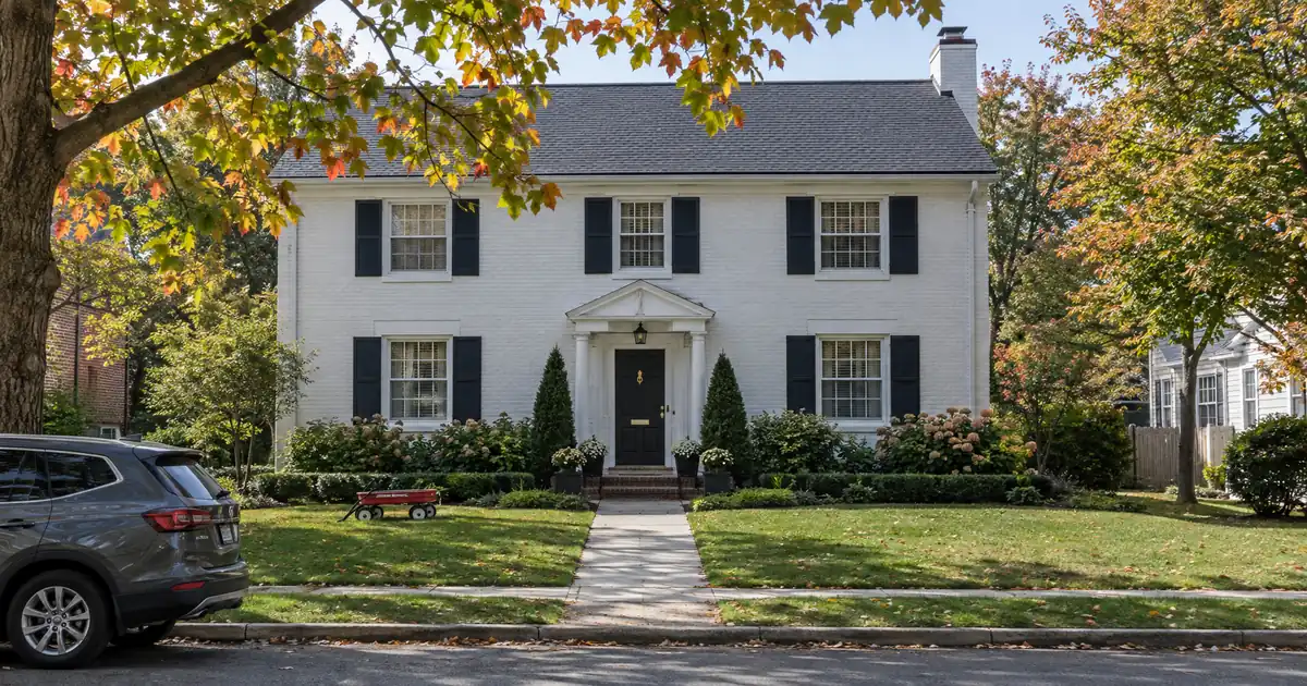 How a W-2 Investor Sizes a DSCR Loan Past the Conventional Cap