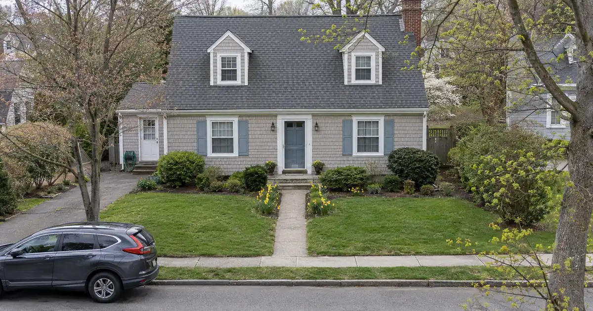 How an Investor With Three Rentals Qualifies on Bank Statements