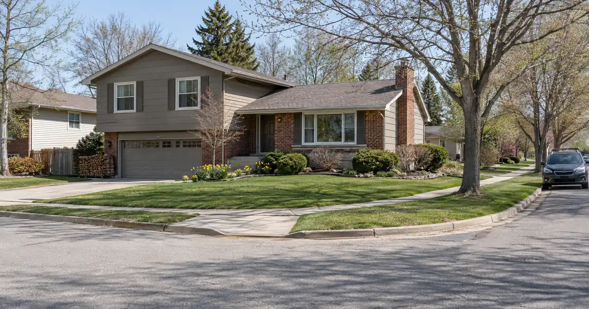 DSCR Refinance vs Conventional Refi on an LLC-Owned Rental