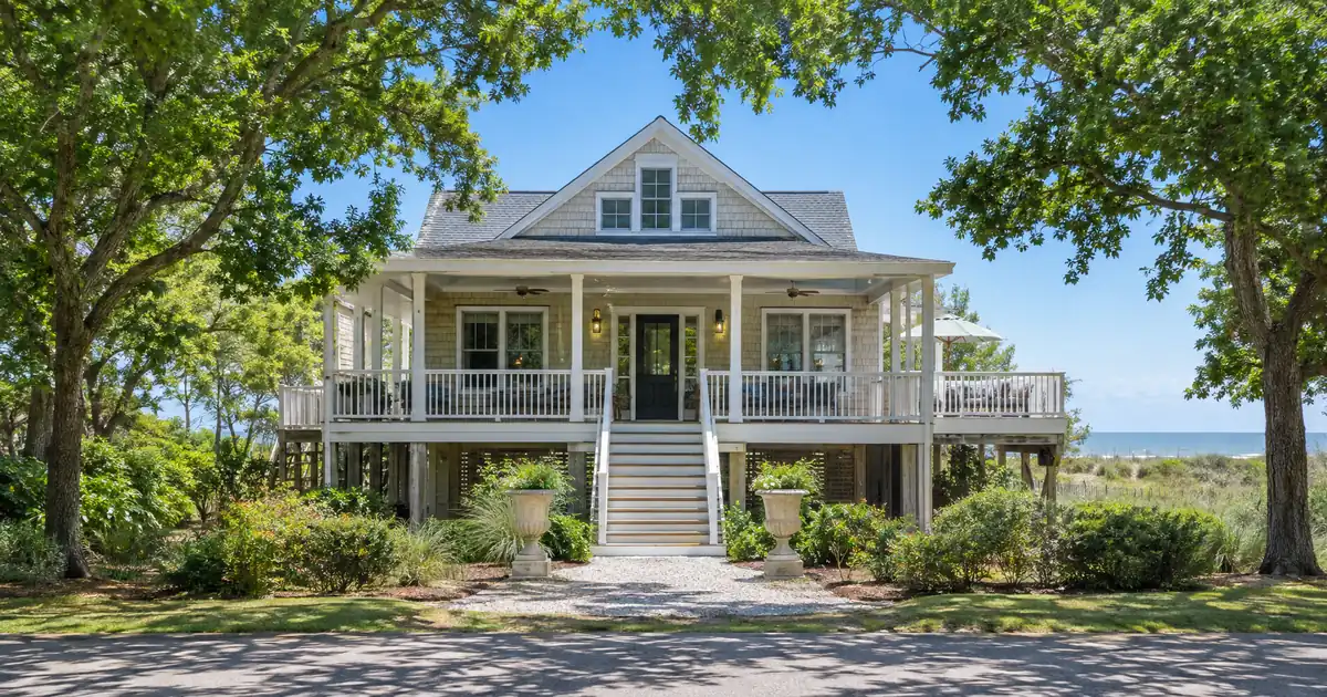 Recourse vs Non-Recourse DSCR Loans for Short-Term Rentals