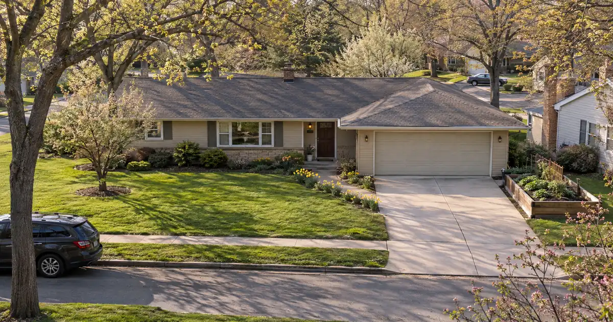 Is There a Seasoning Requirement on a DSCR Rate-and-Term Refi?