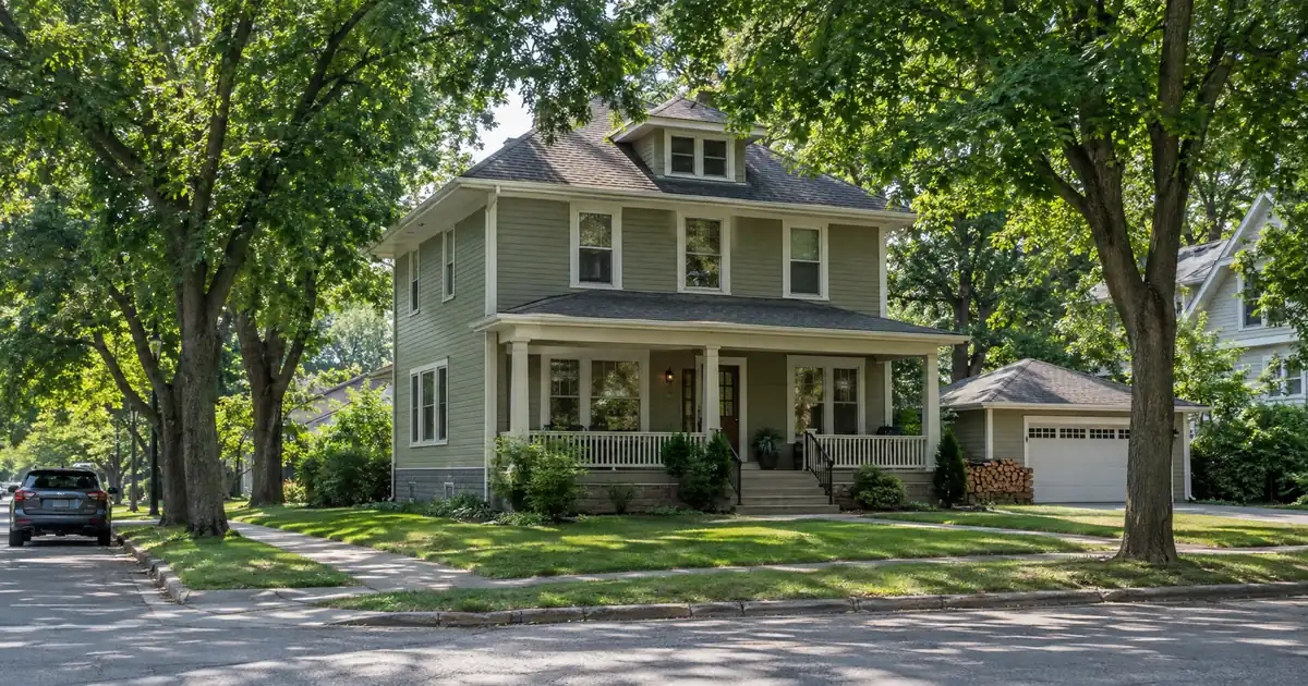Does a Second Home Qualify the Same as an Investment on Bank Statements?
