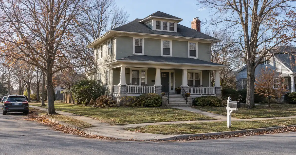 Does a Large Deposit Hurt a Real Estate Investor's Bank Statement Loan?