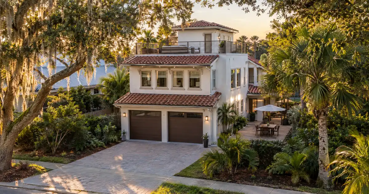 Suburban vs Resort Airbnb on a DSCR Loan in Florida
