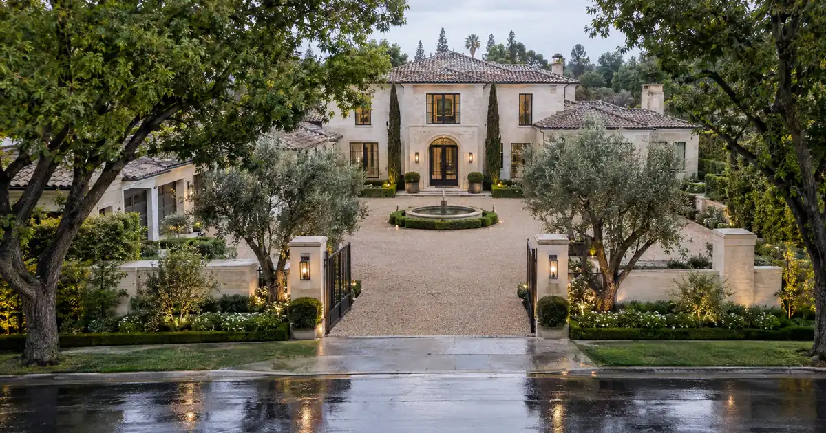 Does Delayed Financing Work on a Second Home With a Jumbo Loan?