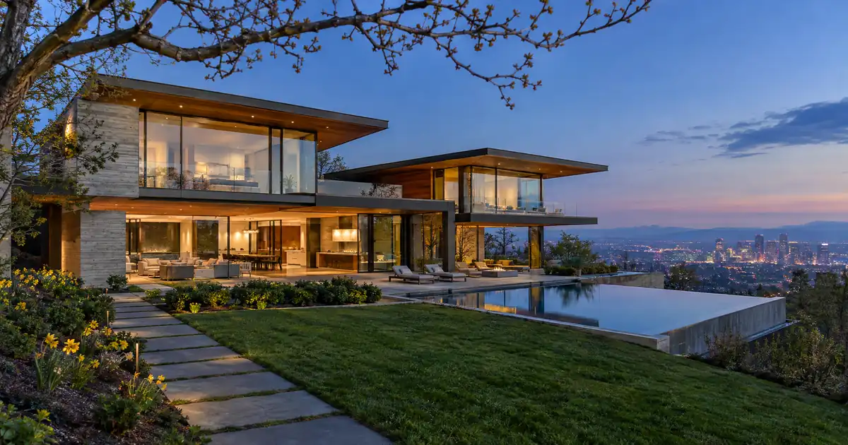 How to Qualify for a Jumbo Loan With a Pending Contract on the Old Home
