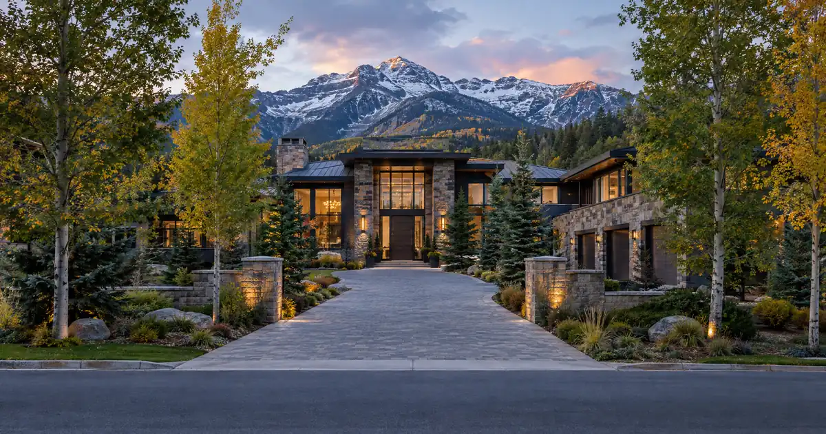 How a Super Jumbo Mortgage Works Above $3 Million
