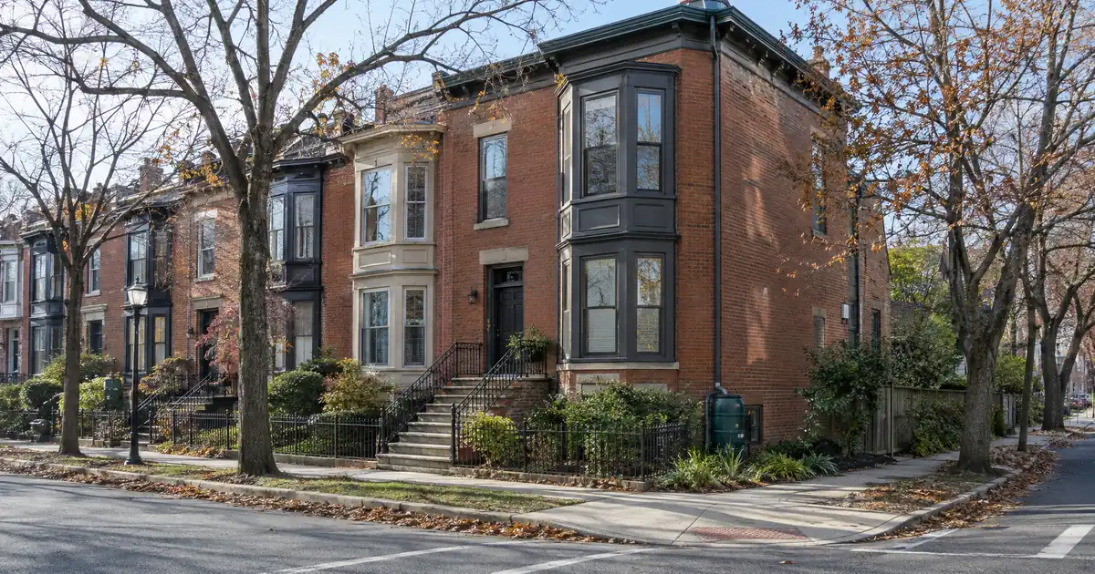 How to Get a Bank Statement Loan on a Townhouse