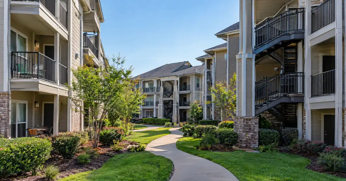 How Much Value a Portfolio DSCR Loan Finances on Ten-Plus Doors in LLCs