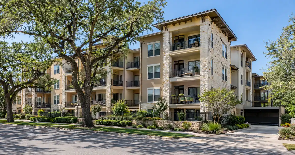 Fixed vs Adjustable DSCR Loan for a Texas Rental Portfolio