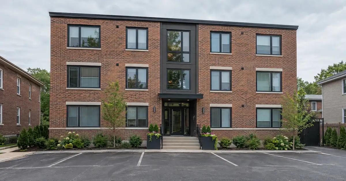 How a DSCR Lender Grows a Blanket Loan for Doors Held in LLCs