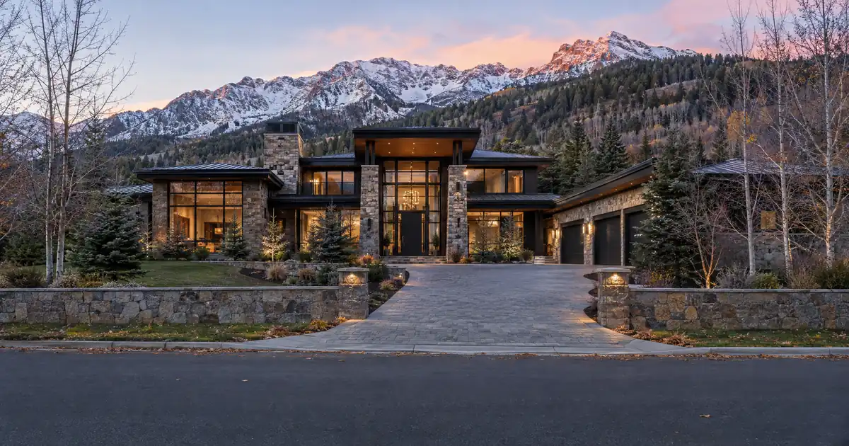 Should Eight Luxury Houses Share One Super Jumbo DSCR Portfolio Loan?