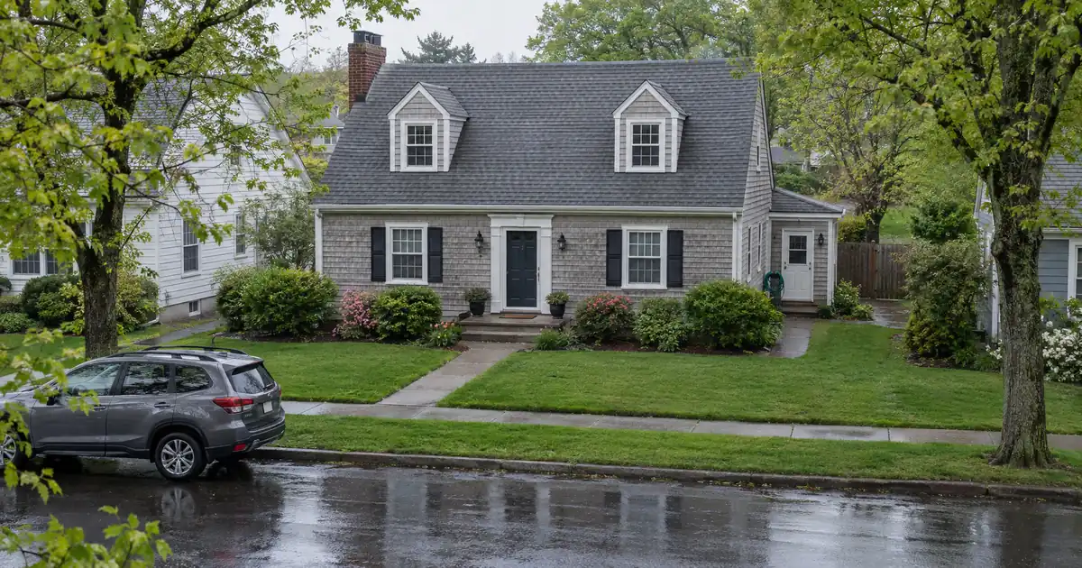Cash-Out Refinance vs HELOC on One High-Equity House in a Pool