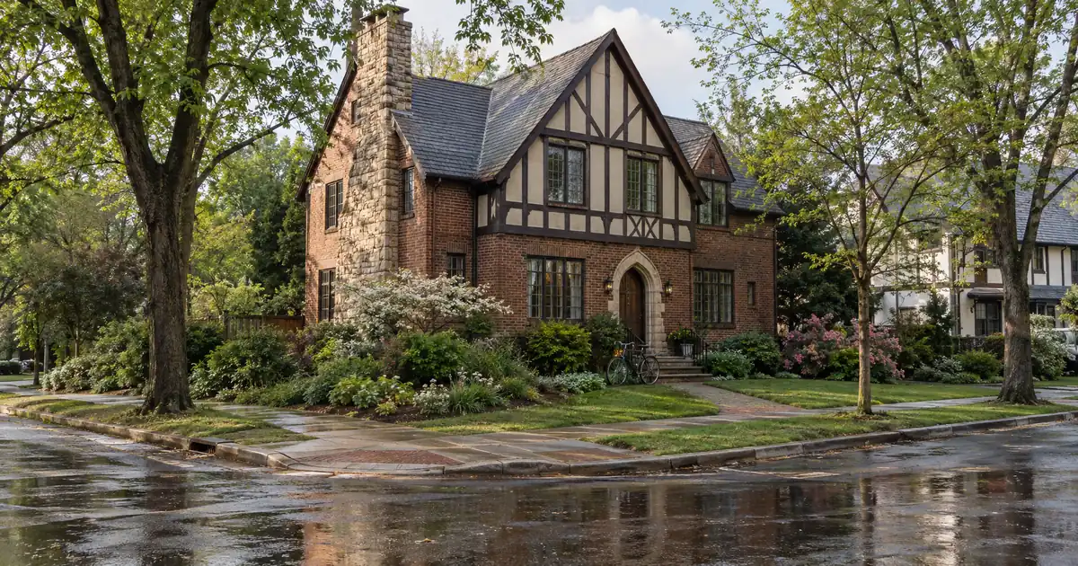 Do HOA Dues for a PUD With a Pool and Gate Hurt DSCR?