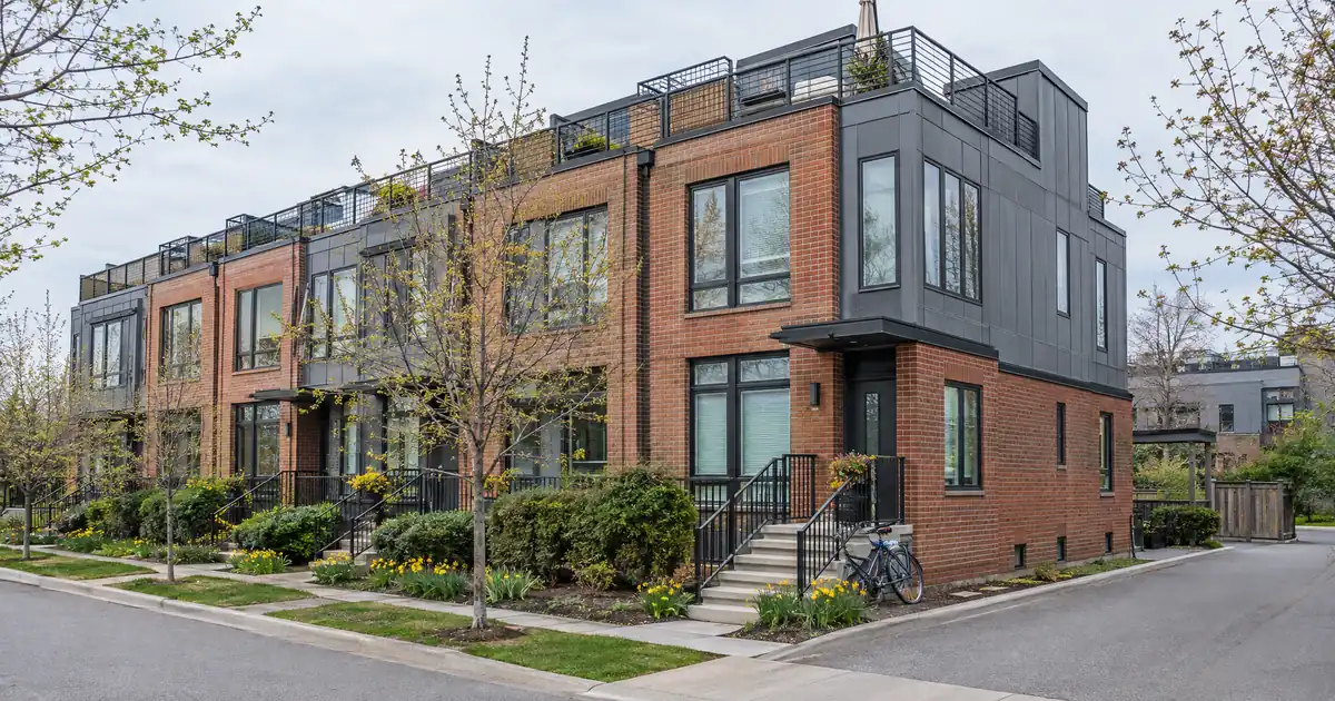 High-Dues Non-Warrantable Condo vs Single-Family for DSCR Leverage