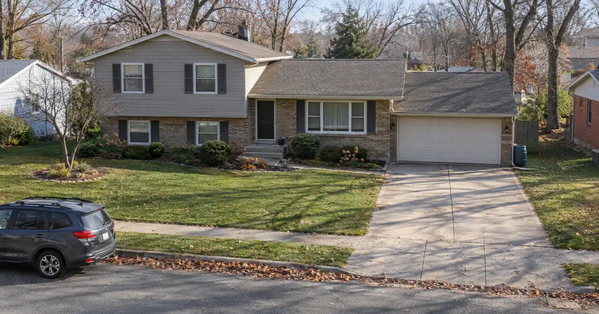 DSCR vs Bank Statement Loan for a Commissioned Agent Buying a Rental