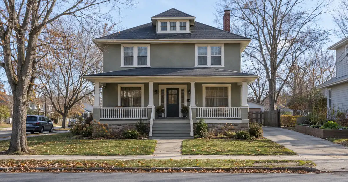 Selling vs DSCR Cash-Out Refinance for a Landlord With a Locked-In Loan