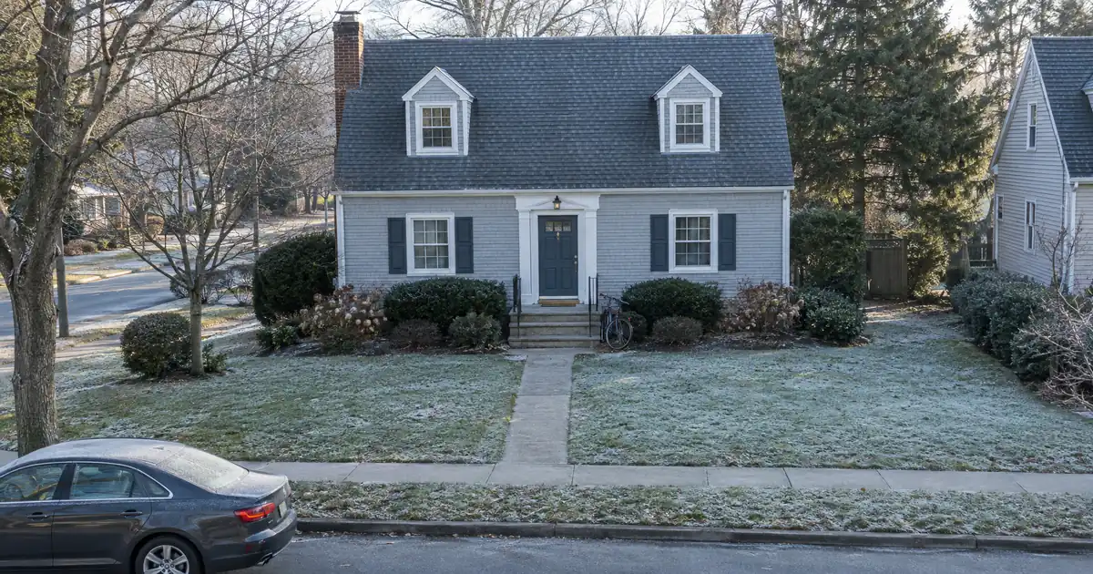 Does a Sold HELOC Affect the First Mortgage of a W-2 Homeowner?