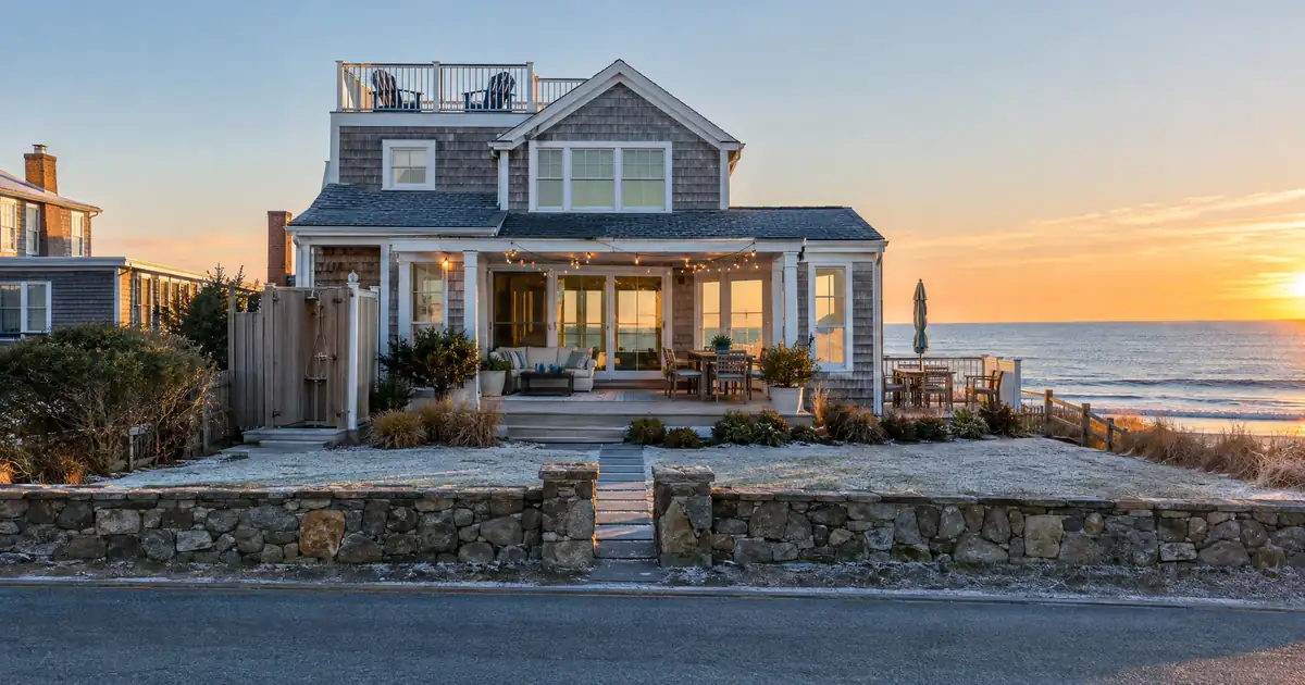 Keep vs Refinance an Airbnb DSCR Loan After a Servicing Transfer