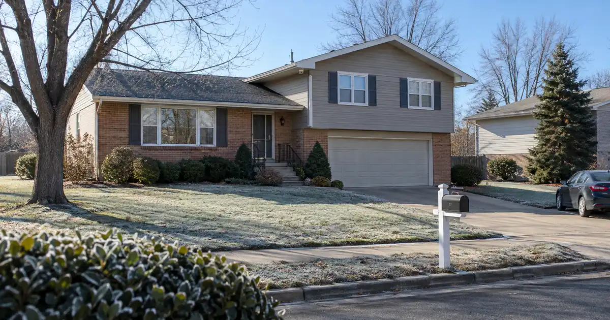 How a Lender Treats an Inherited Rental on a Cash-Out Refinance
