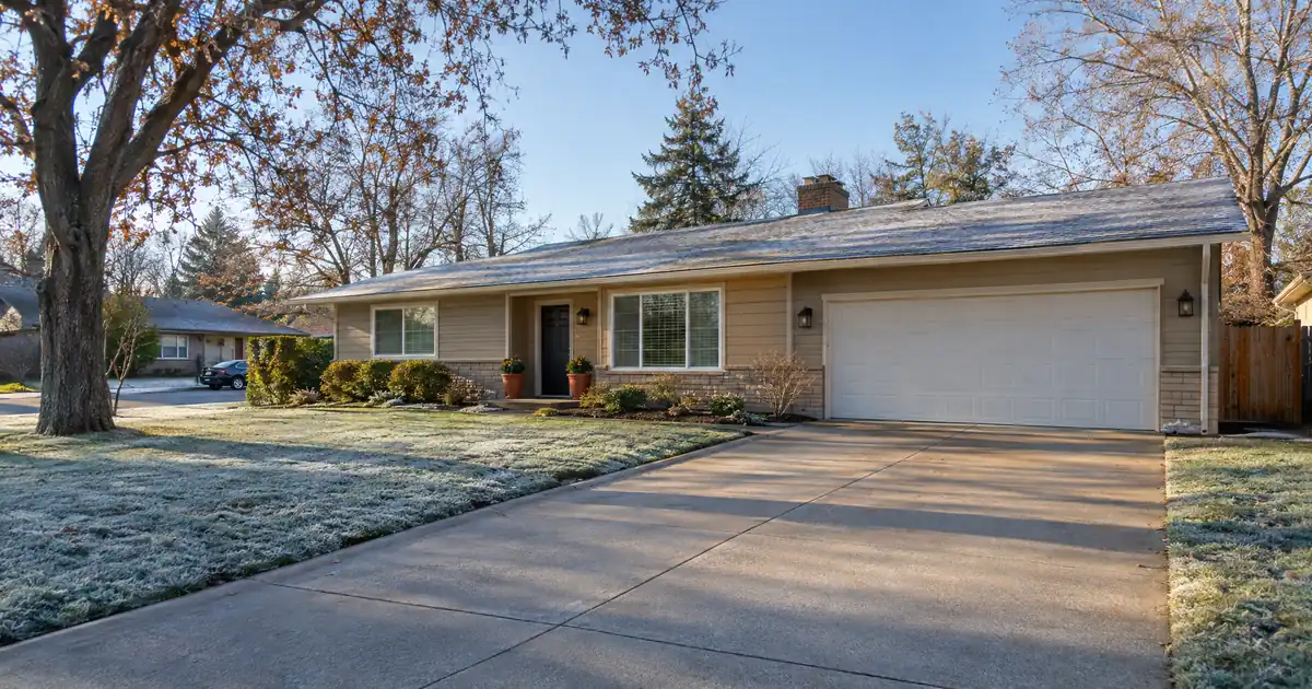 How a Lender Counts a New Lease on a Rental HELOC After You Move Out